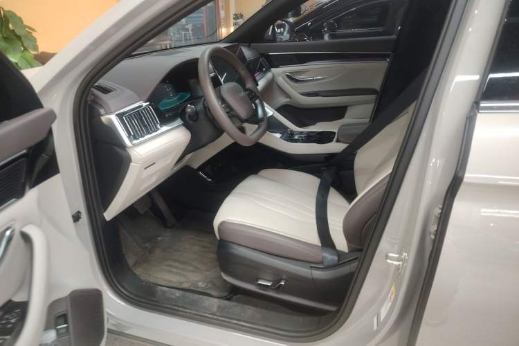 Used BYD Song PLUS New Energy 2025 EV Intelligent Driving Version 520km Premium Model
