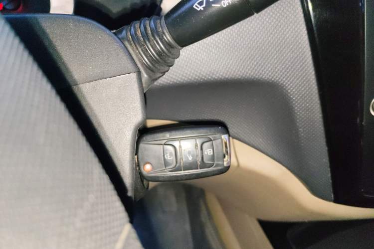 Used Wuling Hongguang 2014 1.5L S Comfort Model
