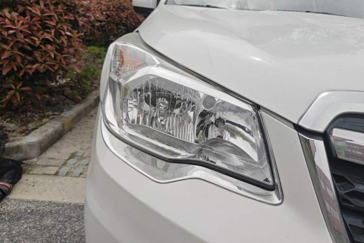 Used Subaru Forester 2013 2.0i Automatic Luxury Edition Right Front Headlight