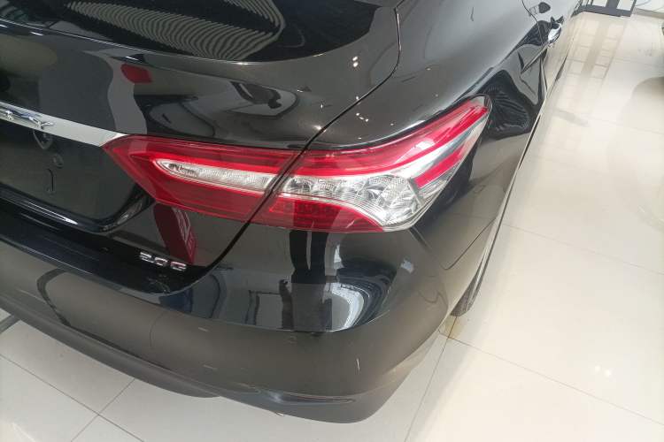 Used Toyota Camry 2021 2.0G Luxury Edition
