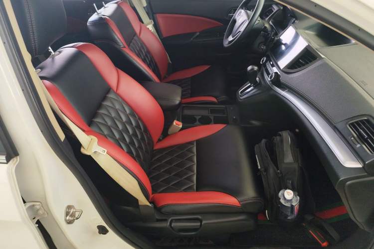 Used Honda CR-V 2016 2.0L Two-Wheel Drive Classic Edition Right Front Seat