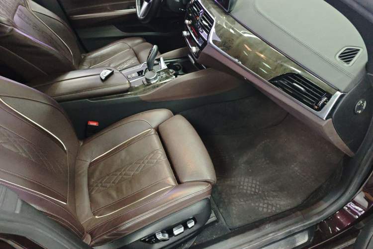 Used BMW 6 Series GT 2018 640i xDrive M Sport Package
