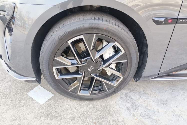 Used Avatr 06 2025 Ultra Pure Electric Edition Left Front Wheel Hub