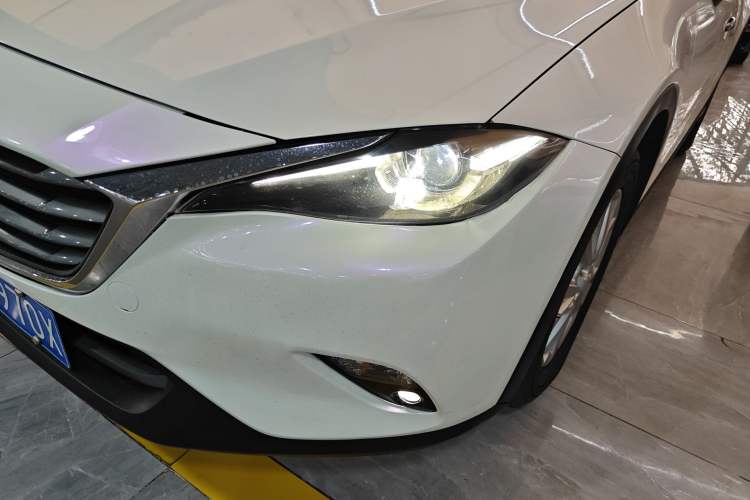 Used Mazda CX-4 2018 2.0L Automatic Two-Wheel Drive Blue Sky Luxury Edition Left Front Headlight