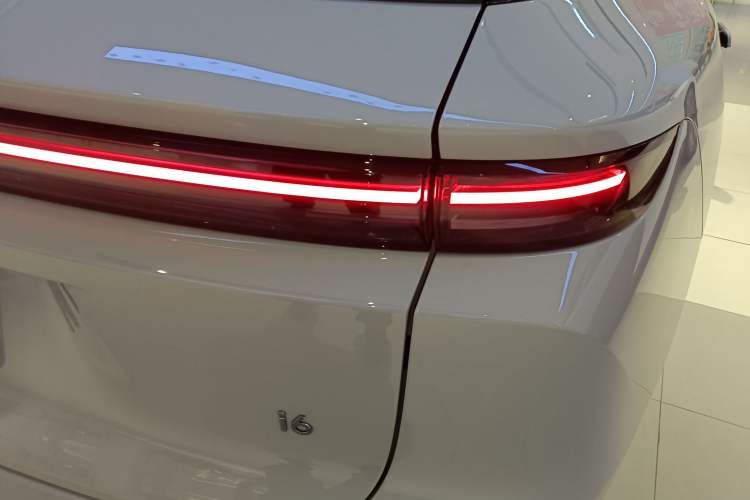 Used Li Auto Li Auto i6 2025 Model Two-Wheel-Drive Standard Type
