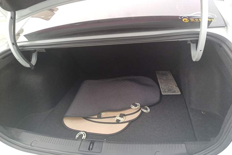 Used Roewe i6 2019 PLUS 1.6L CVT 4G Connected Flagship Deluxe Edition
