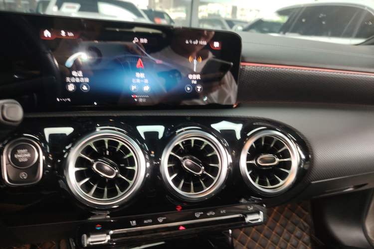 Used Mercedes-Benz A-Class 2021 A 200 L Sport Sedan Fashion Model
