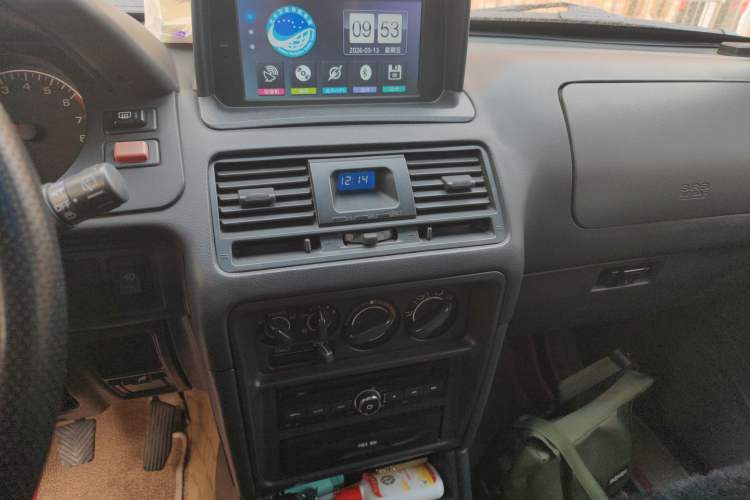 Used Leopaard Q6 2014 2.4L Two-Wheel Drive Version
