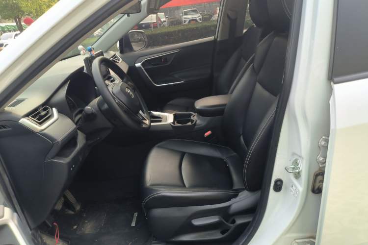 Used Toyota RAV4 2021 2.0L CVT Two-Wheel Drive Urban Edition
