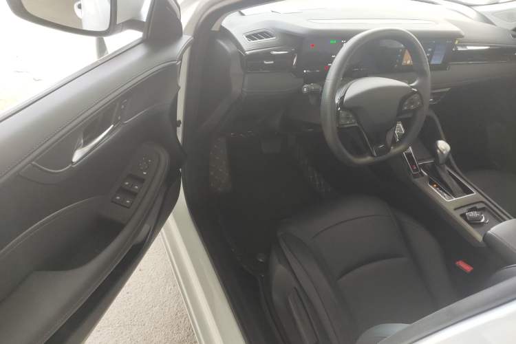 Used Roewe i5 2023 1.5L CVT Luxury Edition
