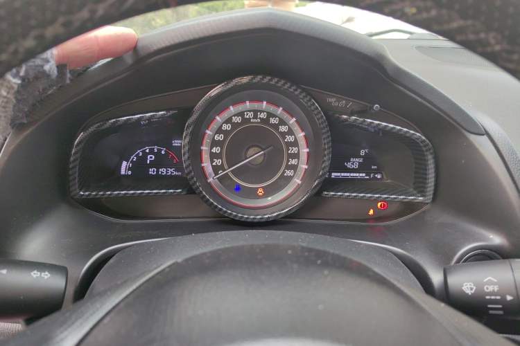 Used Mazda 3 Axela 2014 Sedan 1.5L Automatic Prestige Model