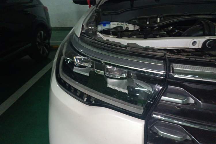 Used Ford Explorer 2023 EcoBoost 285 4x4 Trend Plus Edition 6 Seats Right Front Headlight