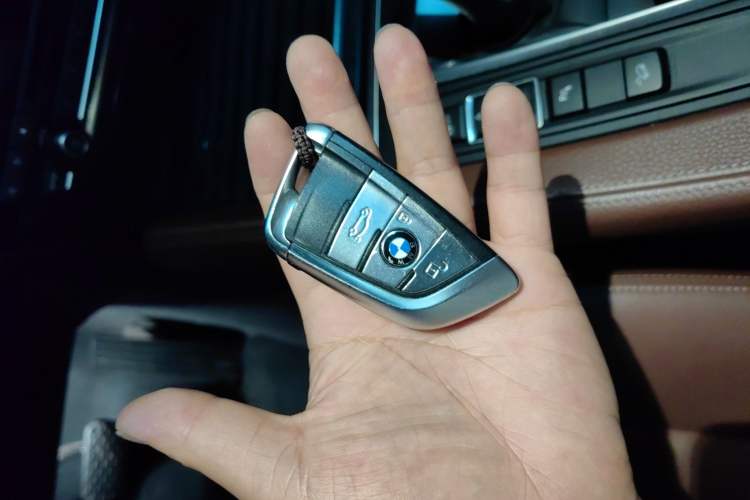 Used BMW X6 2017 xDrive35i Leading Model Vehicle Key