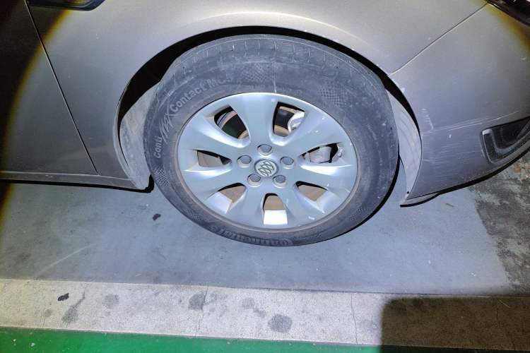 Used Buick Regal 2014 2.0L Leading Fashion Edition Right Front Wheel Hub