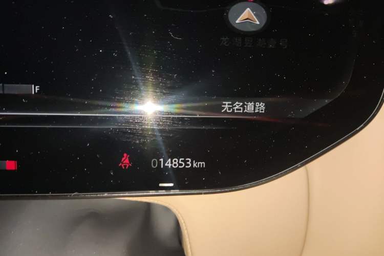 Used Land Rover Range 2025 3.0 L6 400 PS Extended Luxury Version 7-Seater Odometer Close Up