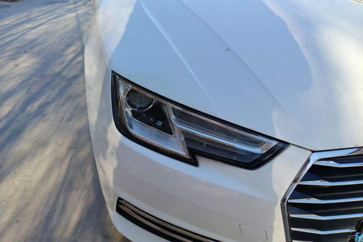 Used Audi A4L 2017 40 TFSI Ambition Edition
