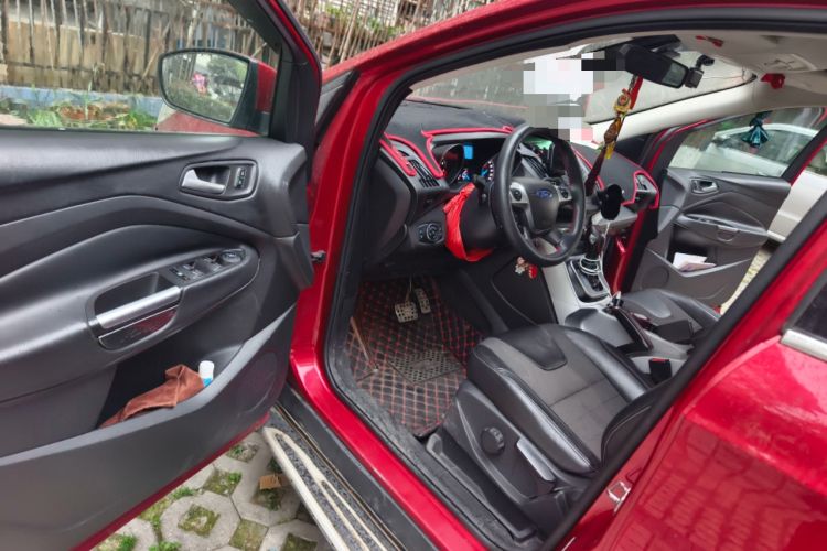 Used Ford Kuga 2013 1.6L GTDi Two-Wheel-Drive Trend Model