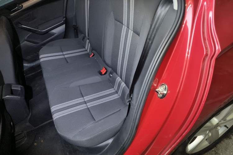 Used Volkswagen Lamando 2015 230TSI DSG Fashion Edition Left Rear Seat