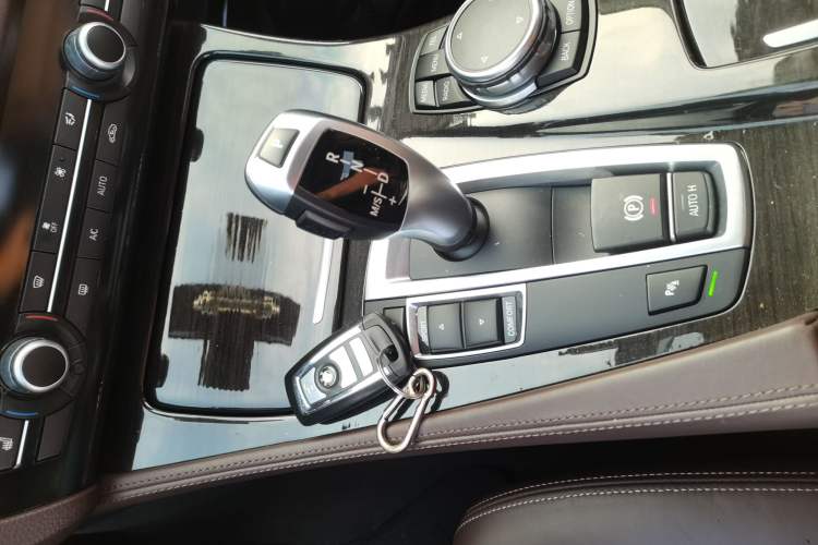 Used BMW 5 Series 2014 525Li Luxury Design Package
