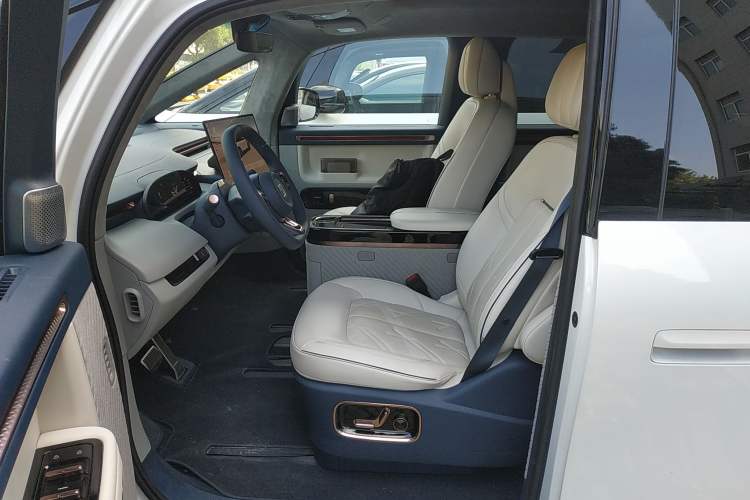 Used Zeekr MIX 2025 Long-Range Intelligent Driving Edition