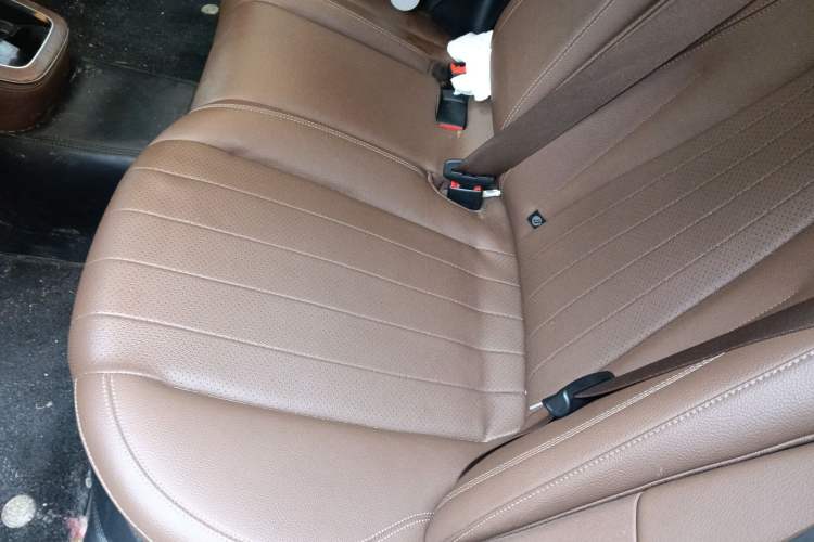 Used Mercedes-Benz E-Class 2022 Second Facelift E 300 L Fashion Edition
