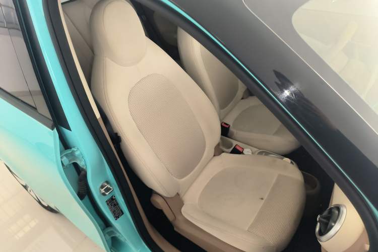 Used Wuling Hongguang MINIEV 2024 3rd Generation 215km Advanced Version Right Front Seat