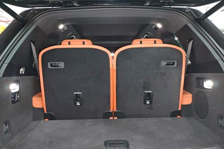 Used Li Auto L8 2025 Max Smart Refresh Edition Trunk