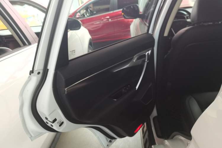 Used Geely Auto Emgrand X7 Sport 2020 1.8TD DCT Two-Wheel Drive Smart Connect 4G-Enabled Version