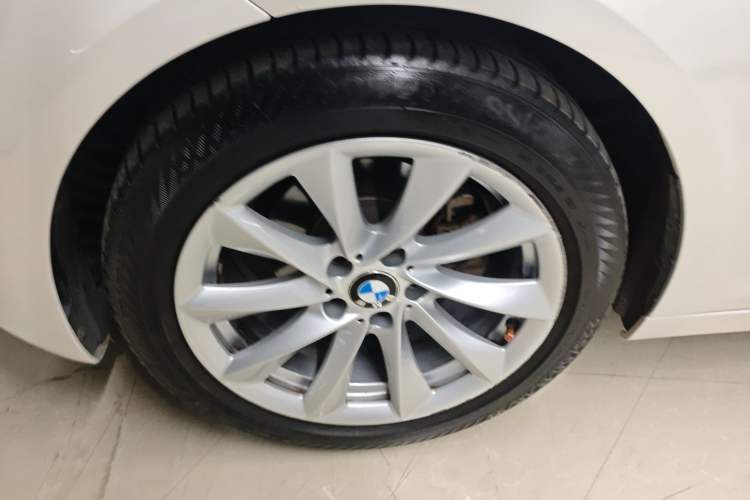 Used BMW 3 Series GT 2019 320i Sport Edition Left Front Wheel Hub
