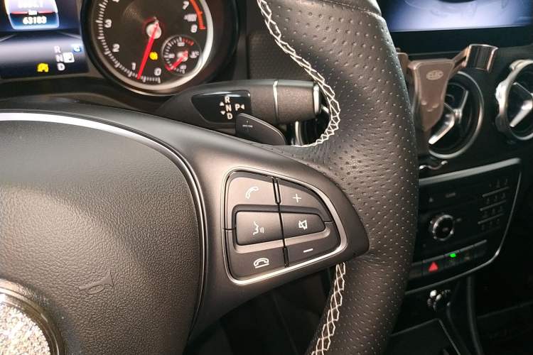 Used Mercedes-Benz GLA 2017 GLA 200 Fashion Model Gear Lever