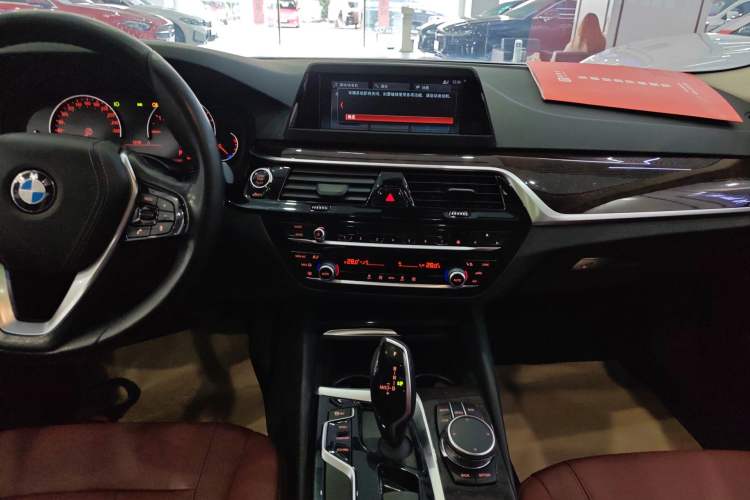 Used BMW 5 Series 2018 528Li Launch Special Edition Audio And AC Panel