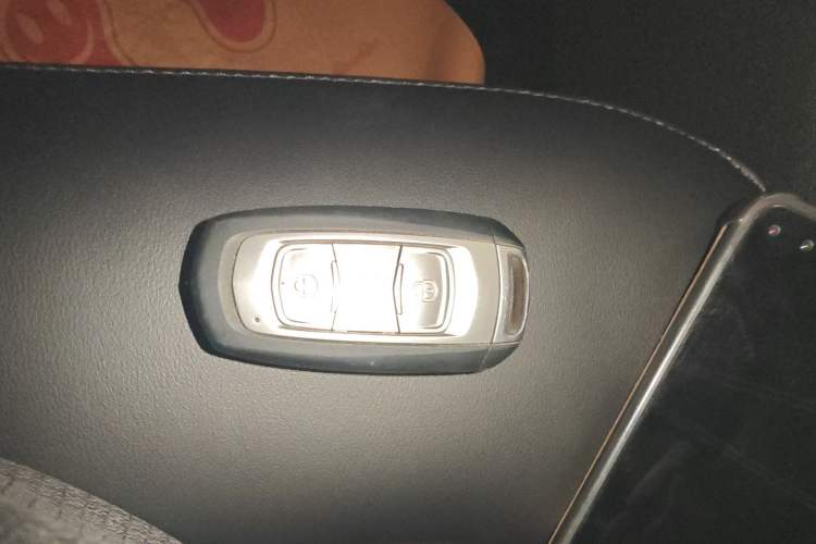 Used Geely Auto Emgrand X7 Sport 2016 2.0L Manual ZhiShang Version Interior 1