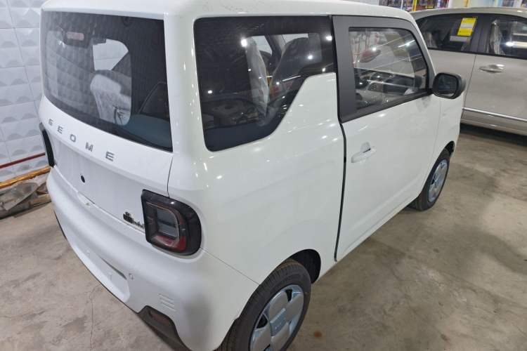 Used Geely Galaxy Panda 2024 Panda Mini 200km Endurance Bear

