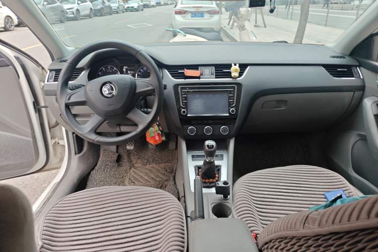 Used Skoda Octavia 2015 1.6L Manual Yijie Edition
