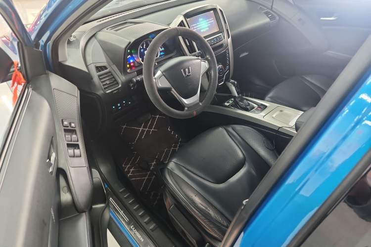 Used Luxgen U6 SUV 2015 1.8T Fashion Edition Driver Seat