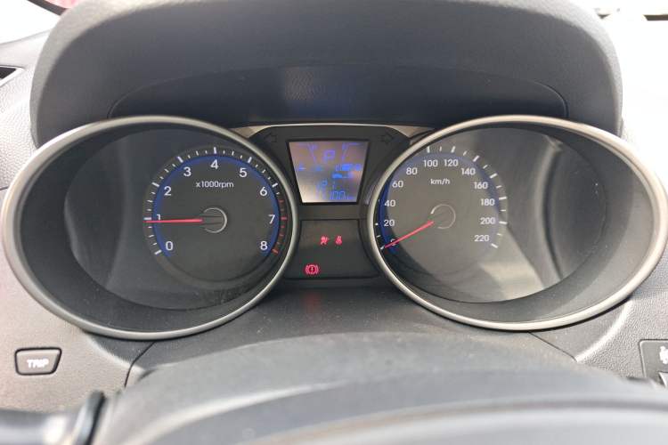Used Hyundai ix35 2015 2.0L Automatic 2WD Smart Version China V Standard Instrument Cluster