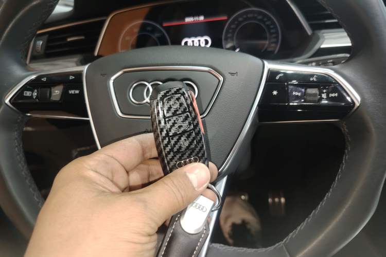 Used Audi e-tron 2021 50 quattro Prestige Edition