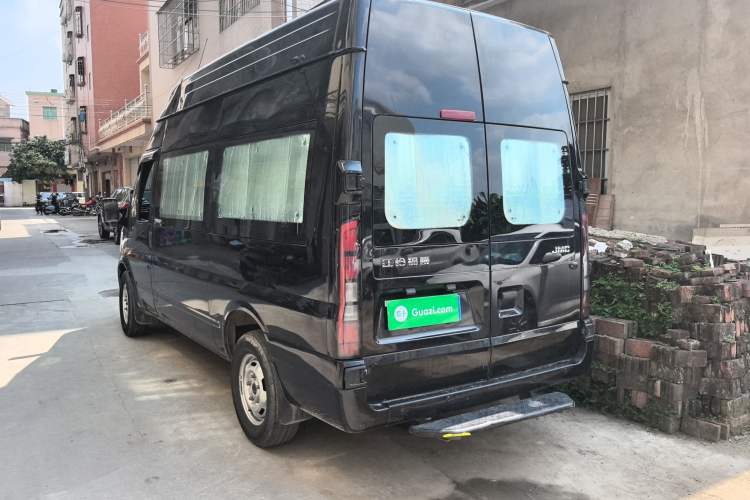 Used JMC Fushun 2022 2.0T Manual Multi-Function Passenger Vehicle Mid-Roof 6-7 Seater
