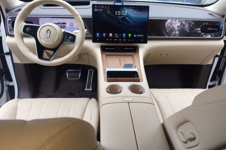 Used Hima AITO M7 2026 Model Range-Extending Ultra All-Wheel Drive 6-Seater Version Center Console