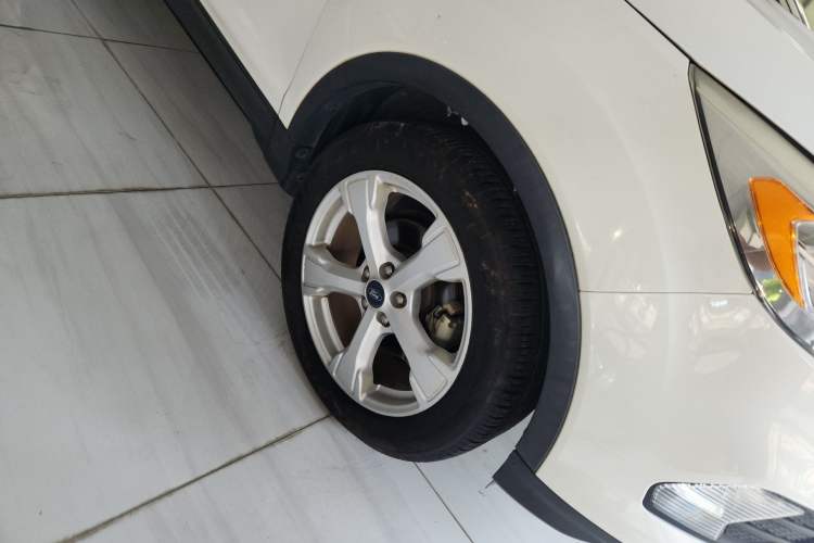 Used Ford Kuga 2018 EcoBoost 180 Two-Wheel-Drive Platinum Edition
