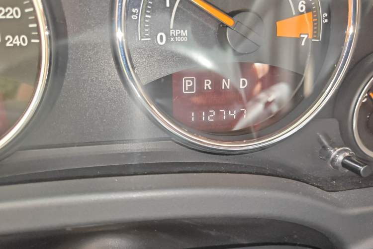 Used Jeep Compass 2013 2.0L two-wheel drive luxury version Odometer Close Up