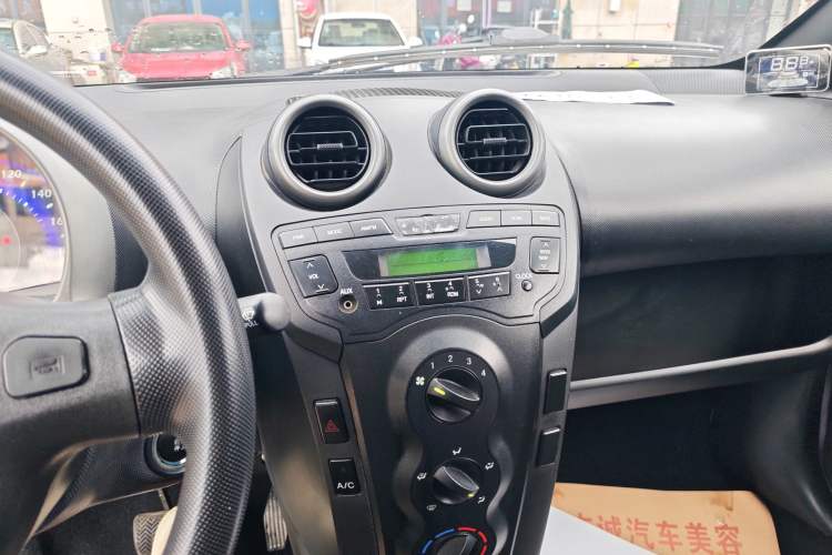 Used BYD F0 2013 1.0L AMT XuanKu Model Audio And AC Panel