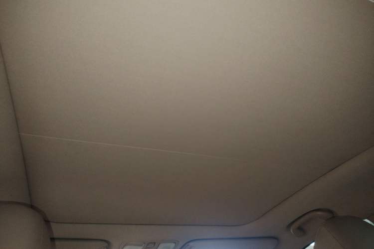 Used Kia Sorento 2013 2.4L 5-Seater Gasoline Comfort Version China IV Standard Headliner