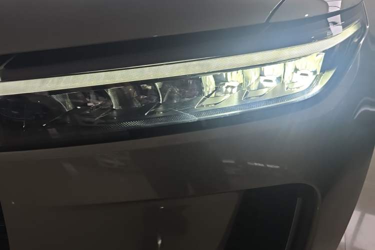 Used Li Auto ONE 2020 Extended-Range 6-Seater Version Left Front Headlight