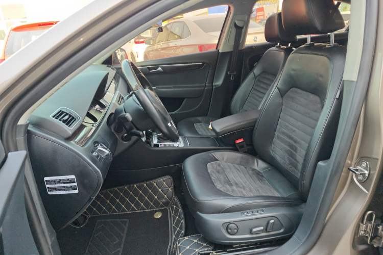 Used Volkswagen Magotan 2013 1.8TSI Prestige Model
