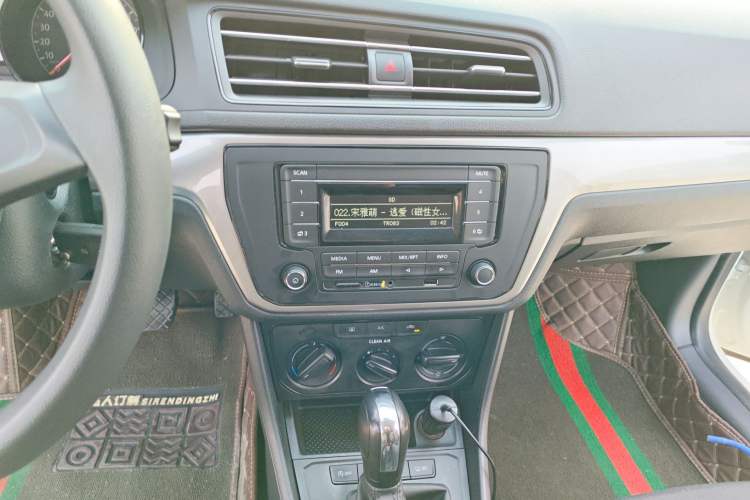 Used Volkswagen Lavida 2019 Lavida Start 1.5L Automatic Trendy Version China VI Standard Audio And AC Panel