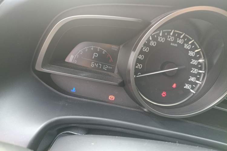 Used Mazda 3 Axela 2017 Sedan 1.5L Automatic Luxury Model Emission Standard China V
