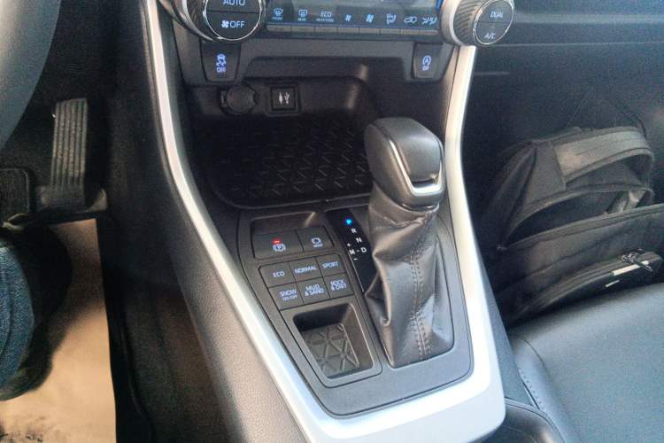 Used Toyota Wildlander 2021 2.0L CVT 4x4 Luxury Edition
