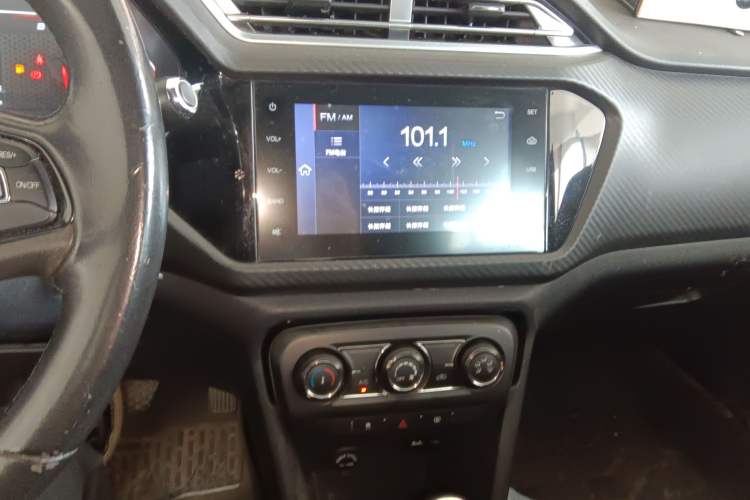 Used Chery Tiggo 3X 2018 1.5L Automatic Luxury Edition Audio And AC Panel