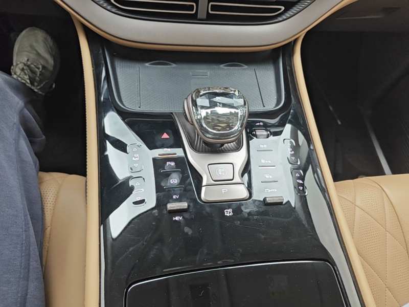Used Denza D9 2022 DM-i 970 Four-Wheel Drive Flagship Model — 13